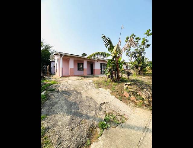 6 BEDROOM HOUSE FOR SALE IN UMLAZI A